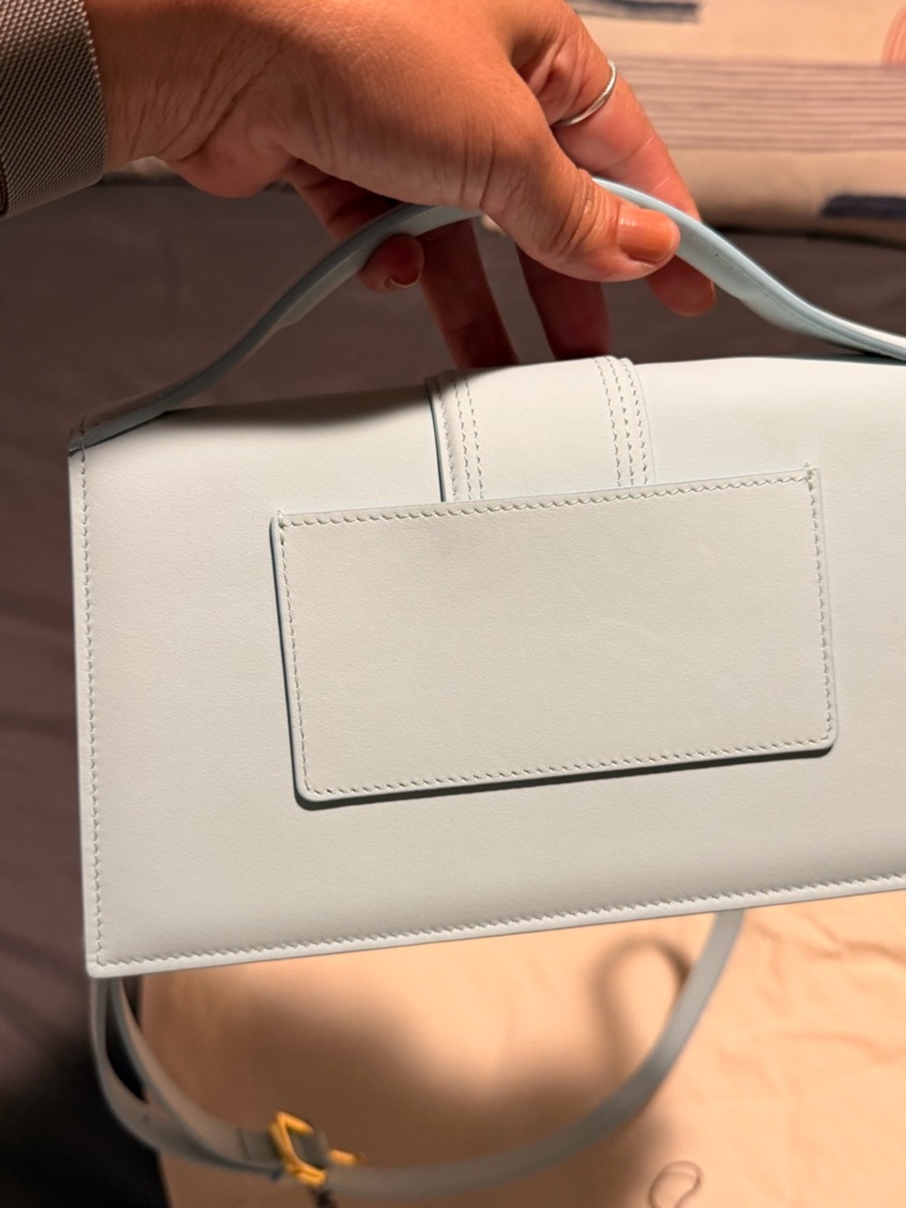 Jacquemus baby blue leather shoulder bag with gold logo - Picture 2 of 13